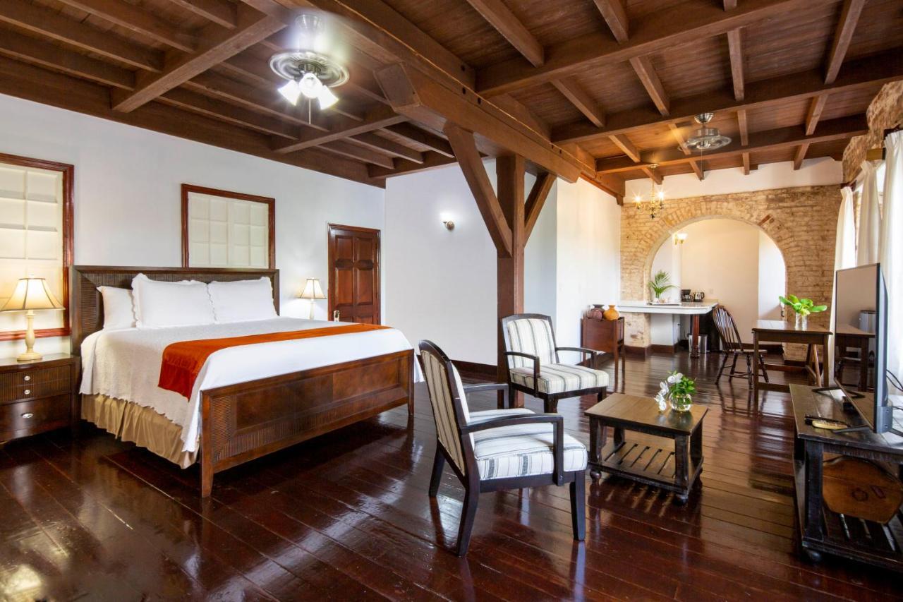 Copper And Lumber Store Hotel English Harbour Екстериор снимка