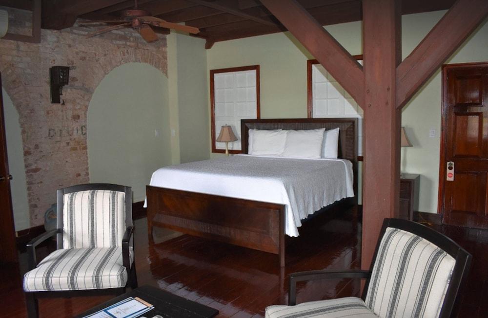 Copper And Lumber Store Hotel English Harbour Екстериор снимка