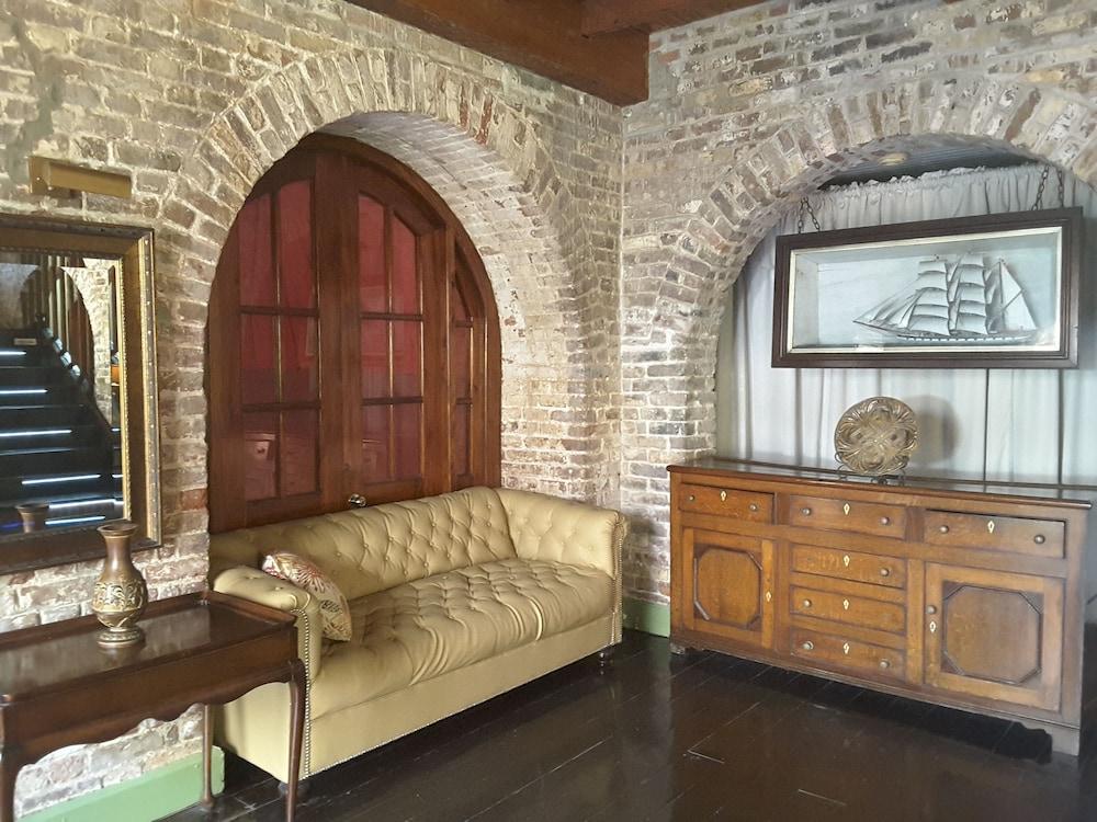 Copper And Lumber Store Hotel English Harbour Екстериор снимка