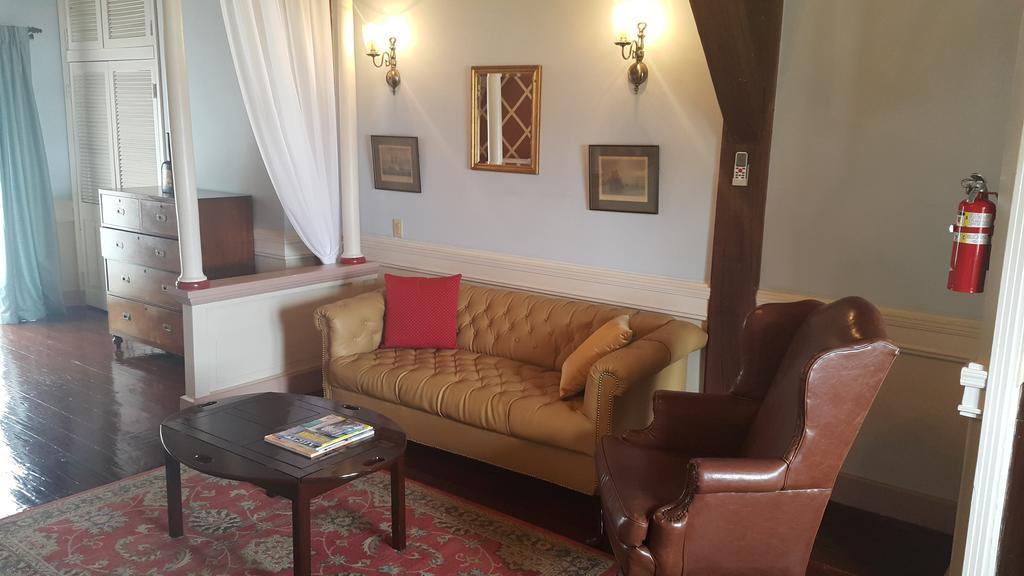 Copper And Lumber Store Hotel English Harbour Екстериор снимка